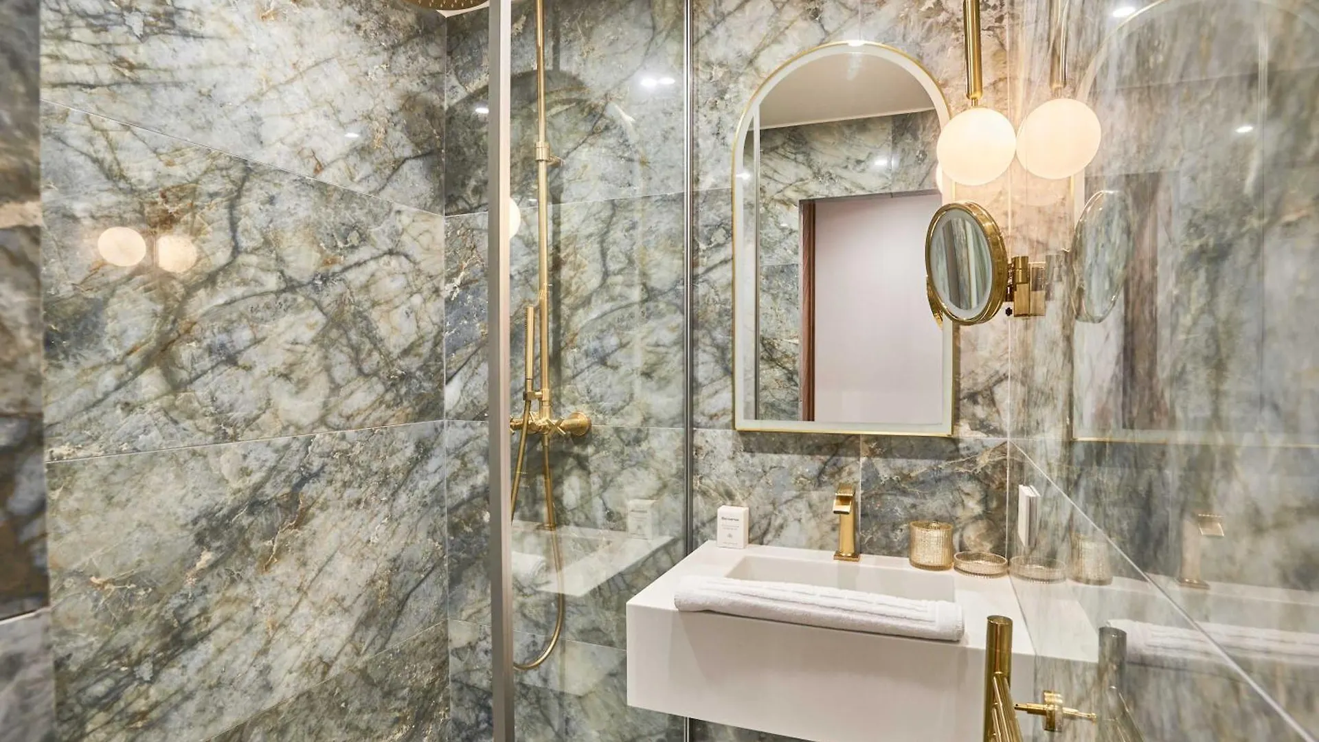 Residence - Ponthieu - Elysees パリ フランス